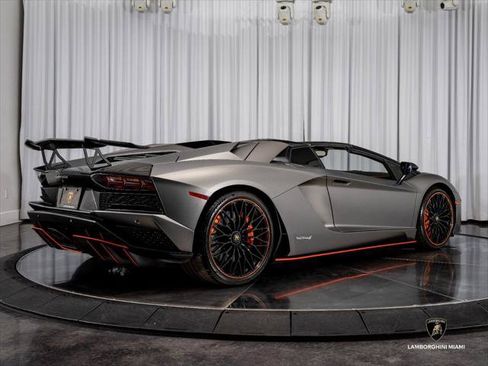 Used 2019 Lamborghini Aventador S AWD/4WD image 30