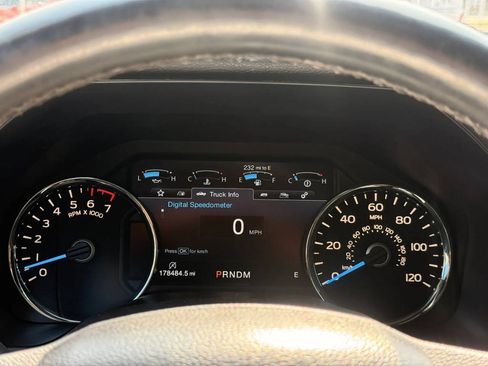 Used 2017 Ford F150 Platinum w/ Equipment Group 701A Luxury AWD/4WD image 17