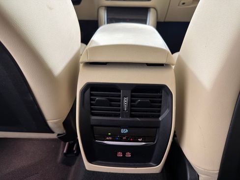 Certified 2024 BMW 330i Sedan w/ Premium Package image 31