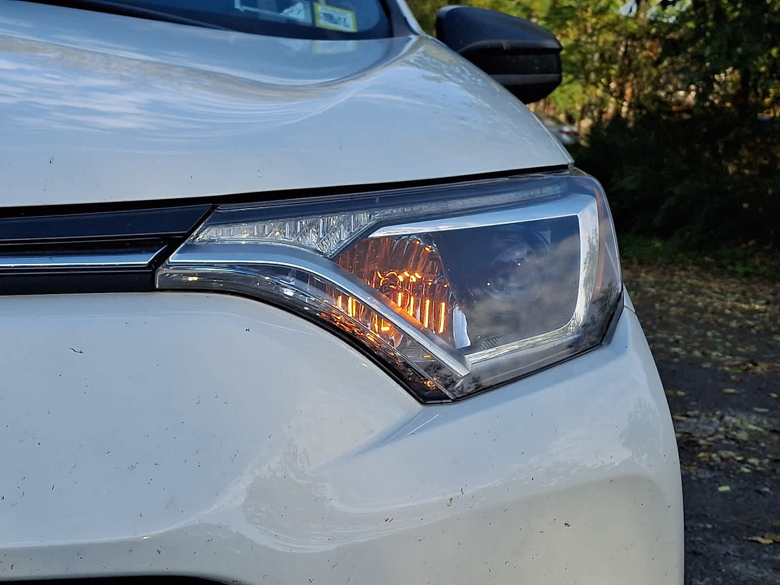 Used 2018 Toyota RAV4 LE w/ All Weather Liner Package AWD/4WD image 4