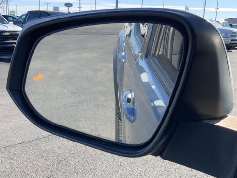 Used 2017 Toyota Tacoma TRD Off-Road image 21