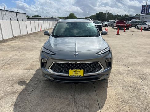 Used 2024 Buick Encore GX Avenir FWD image 8