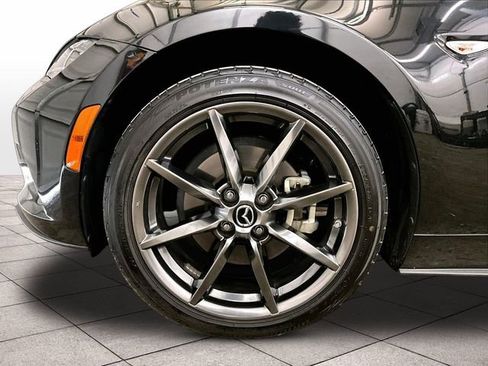 Used 2018 MAZDA MX-5 Miata RF Grand Touring RWD image 8