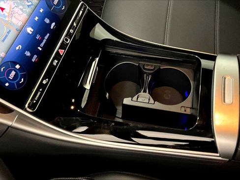 Used 2025 Mercedes-Benz C 300 Sedan image 19