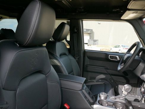 New 2025 Ford Bronco Outer Banks image 9