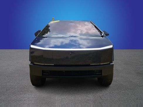Used 2025 Tesla Cybertruck AWD Crew Cab image 2