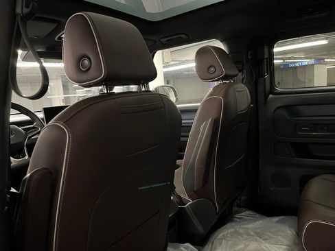 New 2025 Volkswagen ID. Buzz Pro S Plus image 24