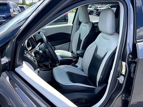 Used 2018 Jeep Compass Limited w/ Trailer Tow Group AWD/4WD image 23