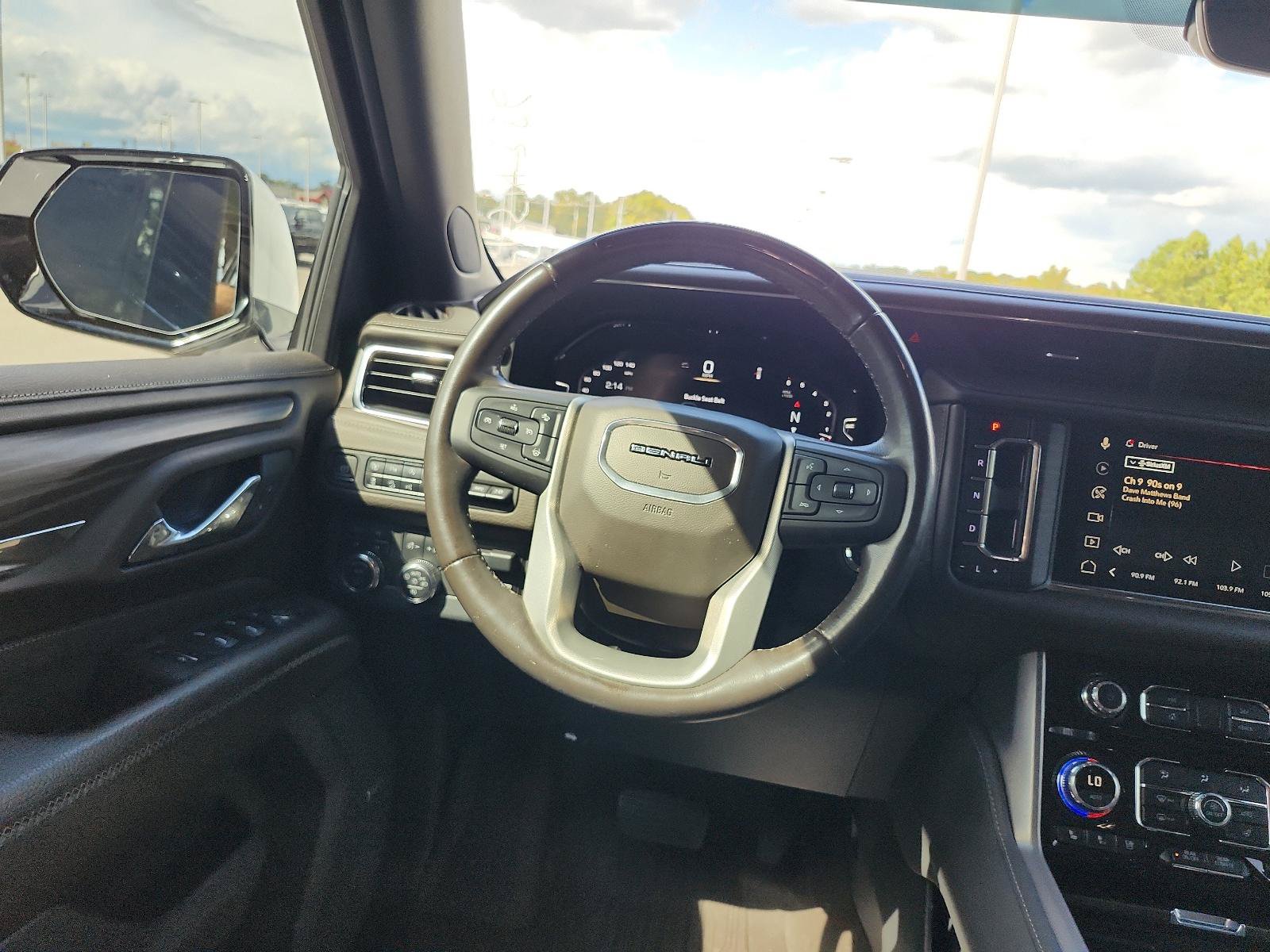 Used 2023 GMC Yukon XL Denali w/ Denali Reserve Package AWD/4WD image 16