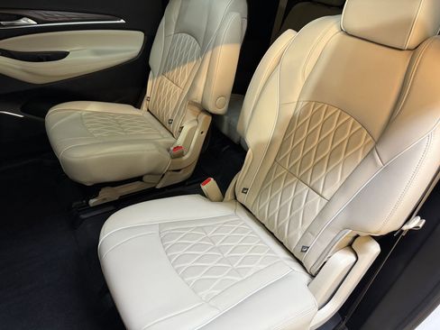 Used 2023 Buick Enclave Avenir image 40