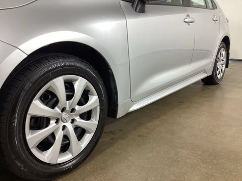 Used 2023 Toyota Corolla LE FWD image 2
