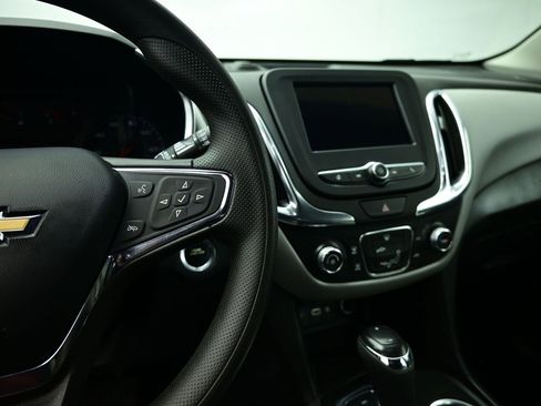 Used 2021 Chevrolet Equinox LS image 21