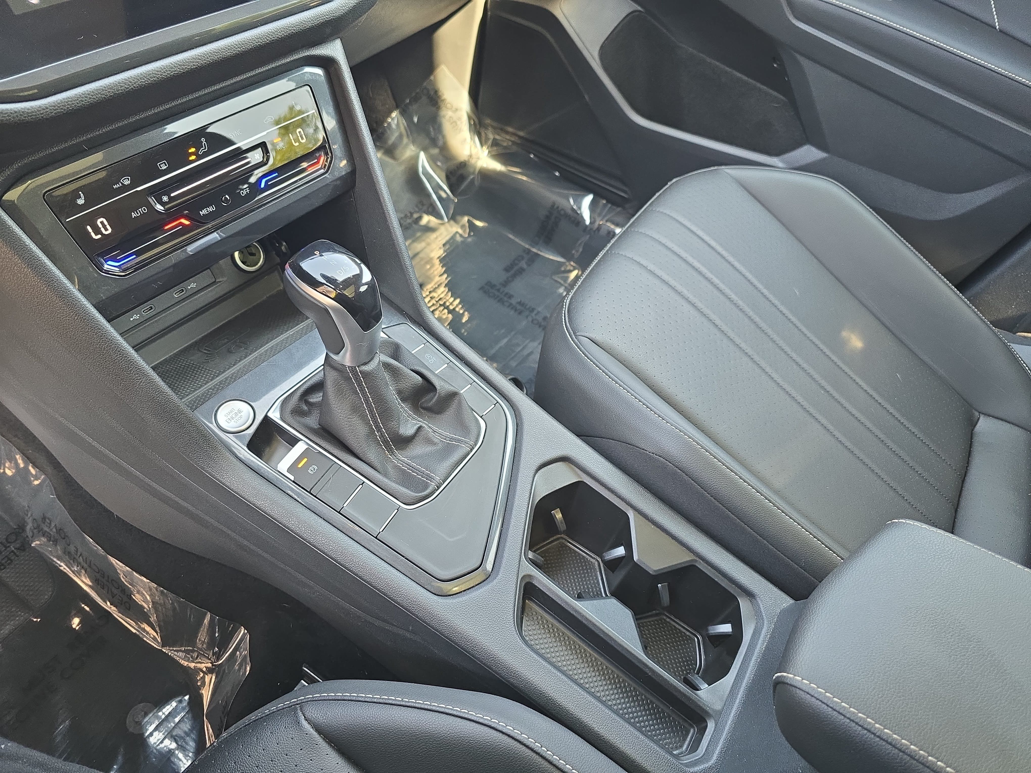 Certified 2024 Volkswagen Tiguan SE FWD image 26