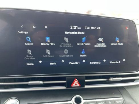 Used 2024 Hyundai Elantra Limited image 20