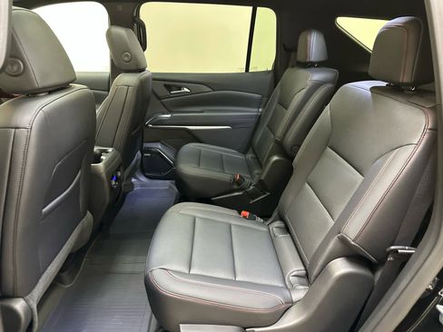 Used 2025 Chevrolet Traverse Z71 w/ Enhanced Driving Package AWD/4WD image 6