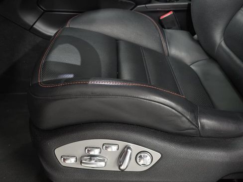 Used 2022 Porsche Macan AWD/4WD image 24