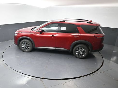 Used 2025 Nissan Pathfinder SV FWD image 42