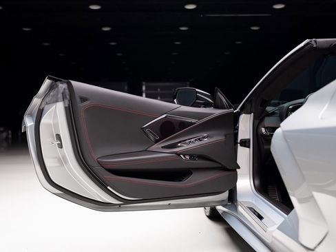 Used 2023 Chevrolet Corvette Stingray Premium Conv w/ Z51 Performance Package RWD image 56