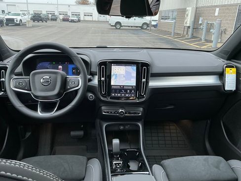 New 2026 Volvo XC40 B5 Ultra w/ Climate Package image 14