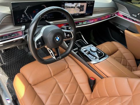 Used 2023 BMW 740i w/ Parking Assistance Package RWD image 16