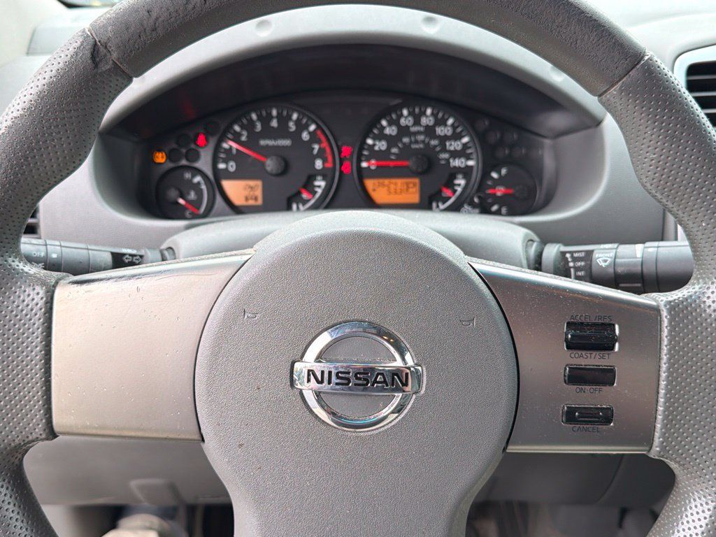 Used 2010 Nissan Frontier SE AWD/4WD image 7
