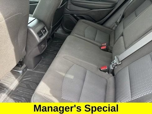 Used 2024 GMC Terrain SLE w/ Driver Convenience Package FWD image 30