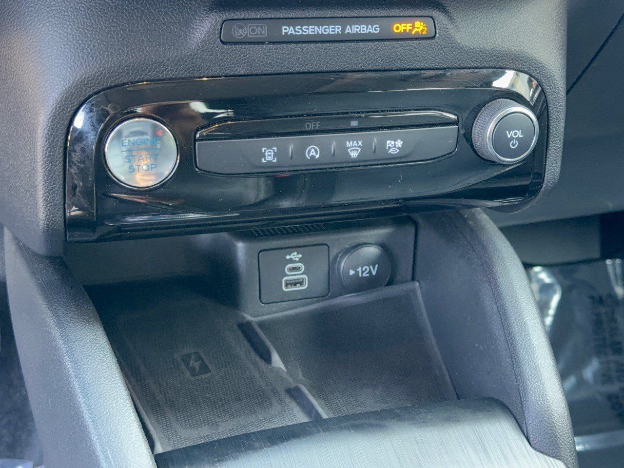 Used 2025 Ford Escape Platinum AWD/4WD image 22
