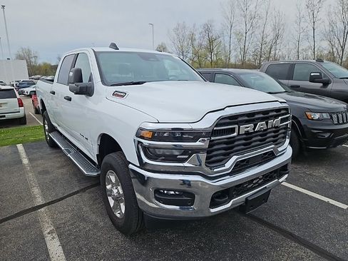 Used 2025 RAM 2500 Big Horn AWD/4WD image 3