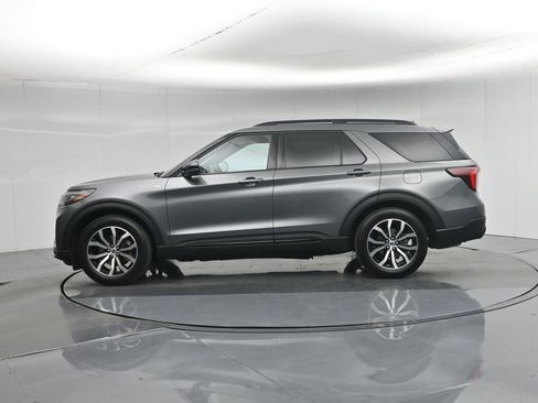 Used 2025 Ford Explorer ST-Line RWD image 35
