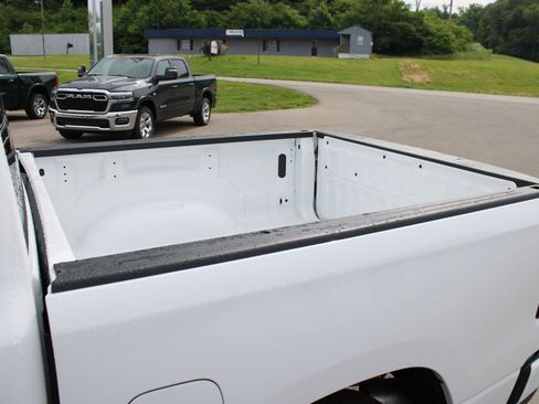 New 2026 RAM 1500 Express AWD/4WD image 11