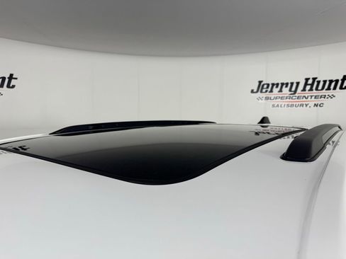 Used 2025 Jeep Grand Cherokee Limited w/ Luxury Tech Group II image 40