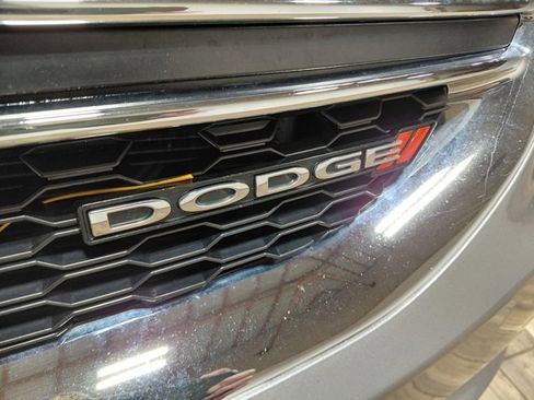 Used 2019 Dodge Grand Caravan SXT image 12