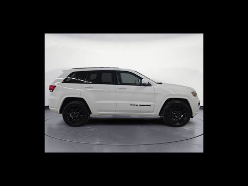 Used 2018 Jeep Grand Cherokee Altitude image 7