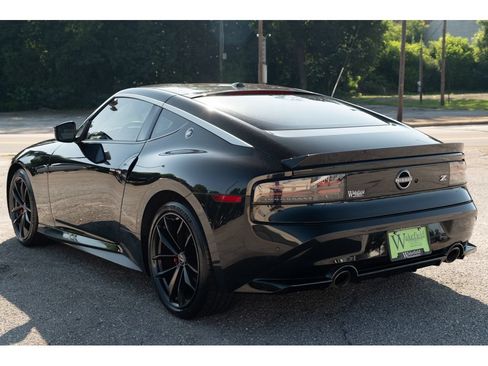 Used 2023 Nissan Z w/ Floor Mat Package (L93) RWD image 6