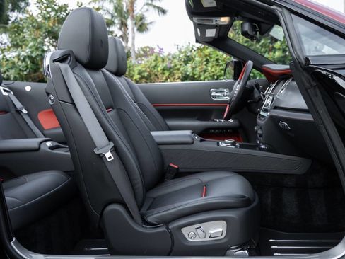 Used 2019 Rolls-Royce Dawn image 79