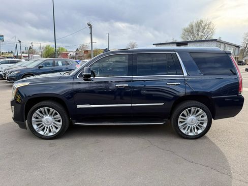 Used 2017 Cadillac Escalade Premium Luxury image 6
