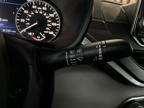 Used 2025 Nissan Altima 2.5 SV image 35