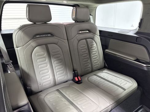 Used 2023 Rivian R1S Adventure AWD/4WD image 22