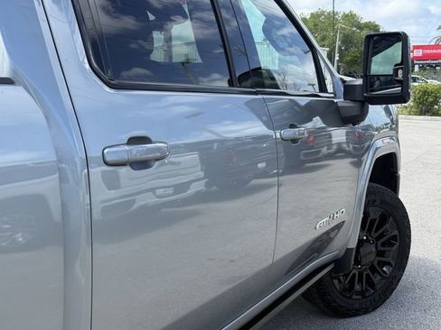 Used 2024 GMC Sierra 2500 AT4 w/ AT4 Premium Plus Package AWD/4WD image 9