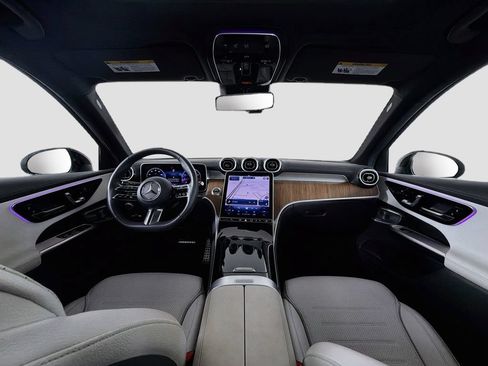 Used 2023 Mercedes-Benz GLC 300 4MATIC image 9