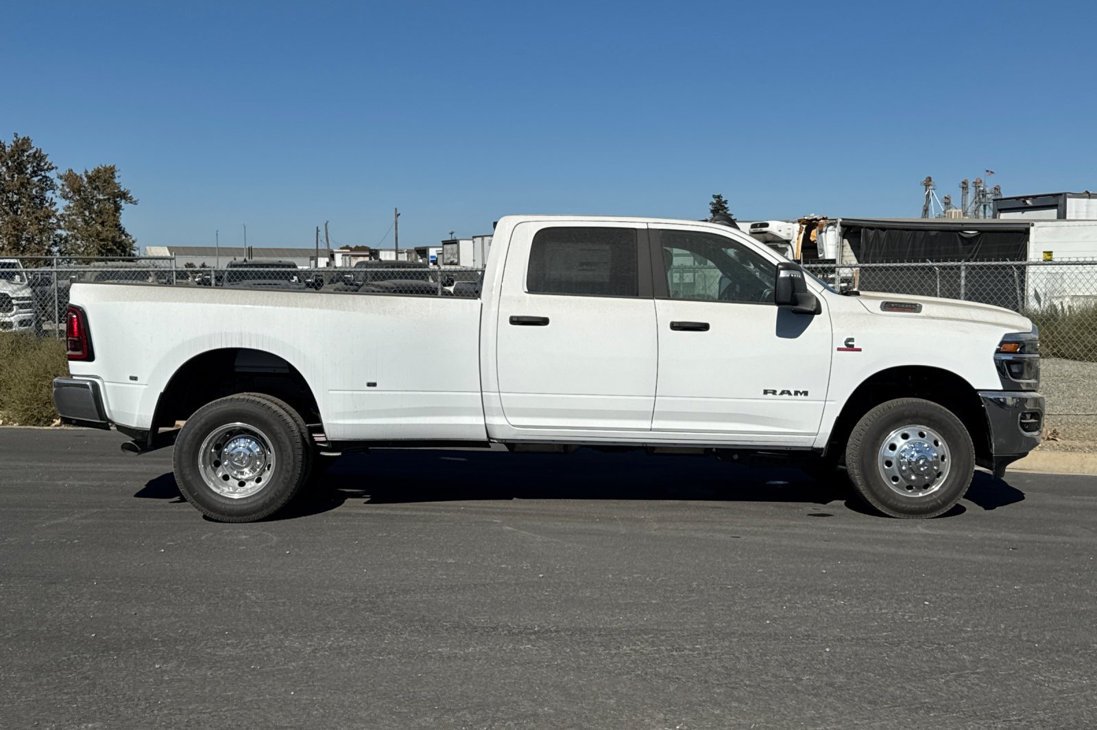 New 2027 RAM 3500 Big Horn AWD/4WD image 2