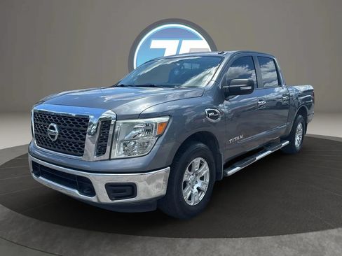 Used 2017 Nissan Titan SV AWD/4WD image 17