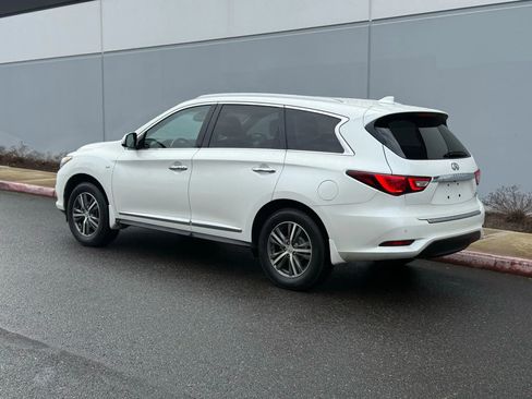 Used 2017 INFINITI QX60 AWD w/ Premium Plus Package image 3