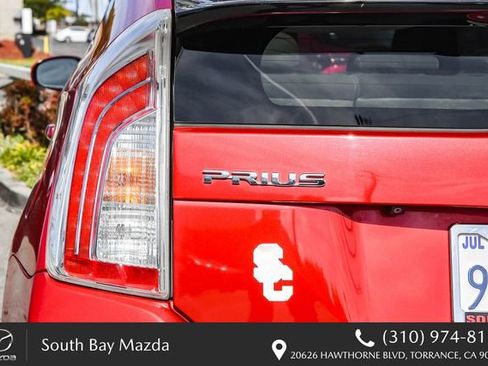 Used 2012 Toyota Prius Three w/ Preferred Accessory Pkg FWD image 9
