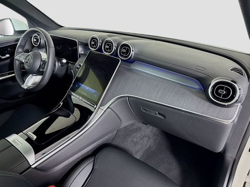 Used 2024 Mercedes-Benz GLC 300 4MATIC w/ Advanced USB Package image 30