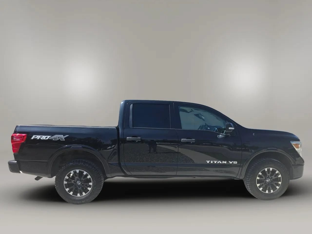 Used 2019 Nissan Titan PRO-4X AWD/4WD image 9