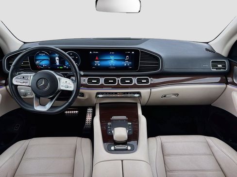 Used 2021 Mercedes-Benz GLS 580 4MATIC image 17