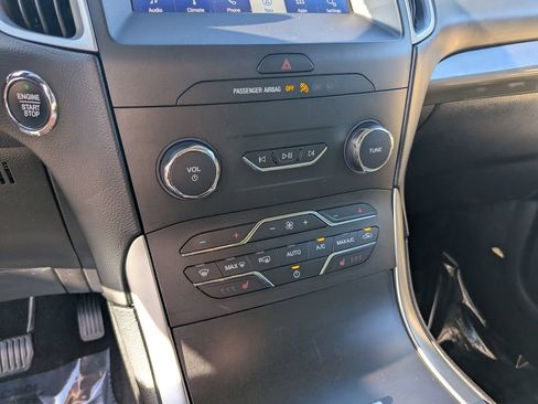 Used 2020 Ford Edge SEL w/ Convenience Package FWD image 23