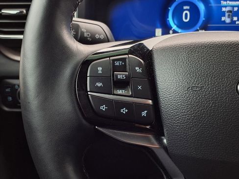 Used 2022 Ford Explorer Platinum w/ Technology Package image 24