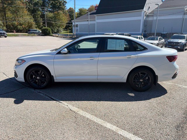 Certified 2023 Volkswagen Jetta SE w/ Panoramic Sunroof Package FWD image 6